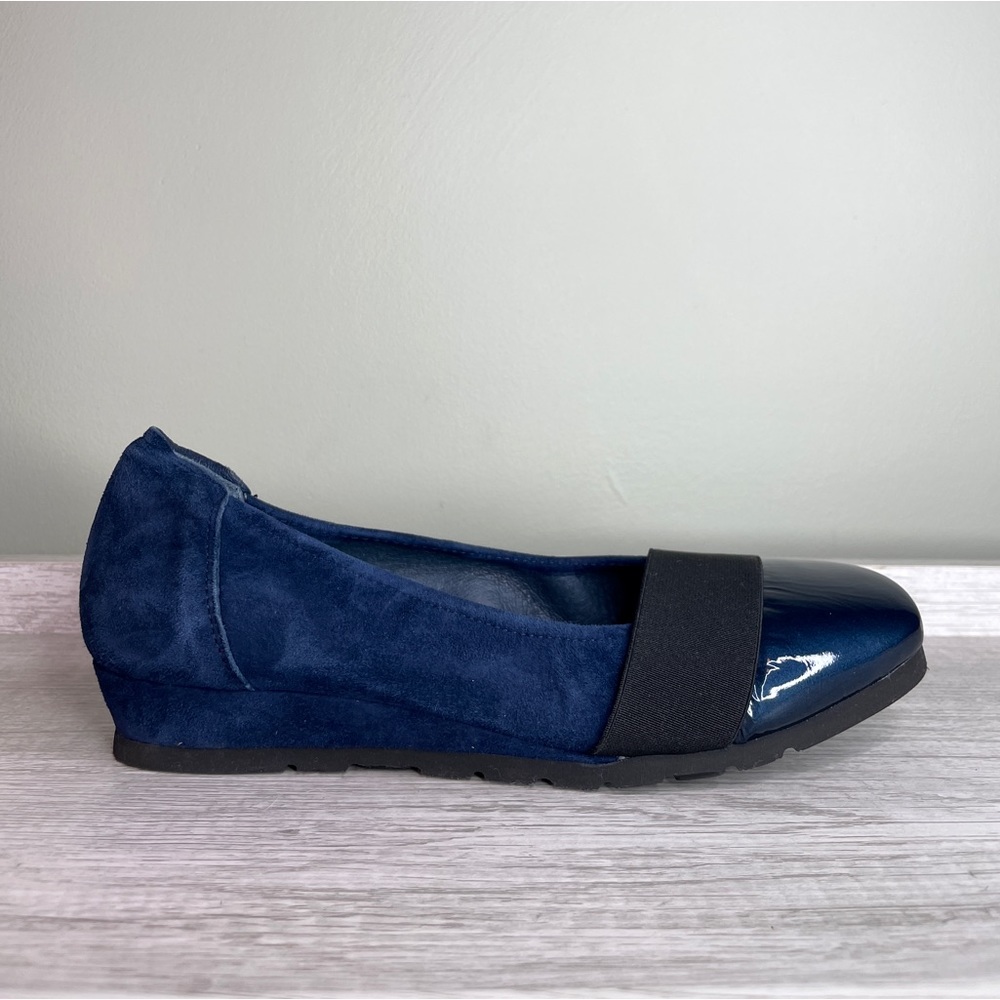 Sabrina’s blue suede & patent with black elastic band wedge heel flats sz 8